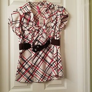 Short sleeved blouse with belt